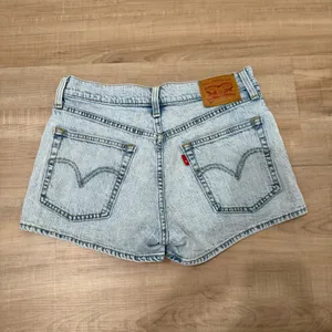 Levi's Jean Shorts! thumbnail 2