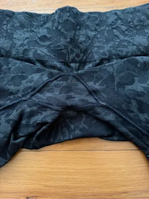 Gymshark Adapt Animal Seamless Cycling Bike Shorts 9” Inseam Women’s Size L thumbnail 7