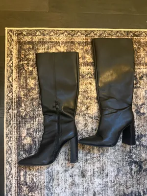 ZARA Black Knee-High Leather Boots thumbnail 2