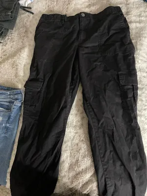 Old Navy Black Cargo Pants thumbnail 1