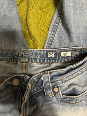 Miss Me Mid Rise Bootcut Jeans thumbnail 5