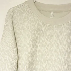 Lululemon Textured Jacquard Crewneck Pullover‎ Sweatshirt Bone White Size 8 thumbnail 4