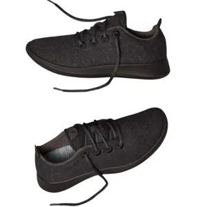 AllBirds black on black classic wool running sneaker size 9 thumbnail 14