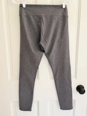 Aerie‎ Chill Play Move Gray High Rise Leggings Medium Short 25” Cropped thumbnail 2