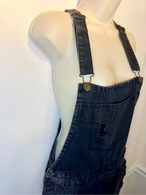 Love Tree Denim Overalls Size M Dark Wash Distressed Black Gray Overalls thumbnail 8