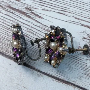 Vintage Screw On Earrings - Purple Gems and Faux Pearls - Poor Condition thumbnail 6