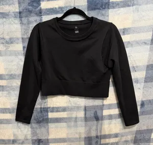 Offline by Aerie Black Long Sleeve Athletic Crop Top thumbnail 1
