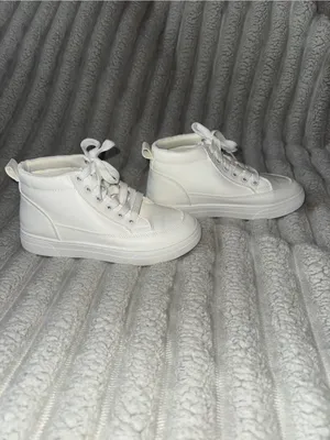 White High Top Lace-Up Sneakers Size 35 thumbnail 2