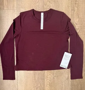 Lululemon Classic-Fit Cotton-Blend Long Sleeve thumbnail 1