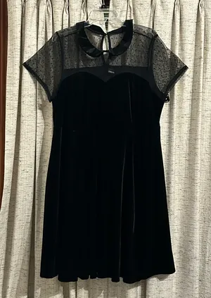 Torrid Retro Chic Black Velveteen Sweetheart Dress thumbnail 1