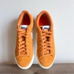 NIKE NEW Women's Blazer Low '77 Monarch Shoe Size 7.5 #B1897 thumbnail 6