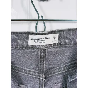 Abercrombie & Fitch 90s Straight Ultra High Rise Jeans Size 26(2) Gray Y2K Retro thumbnail 4