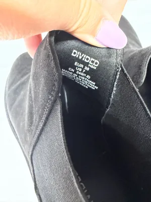 H&M Suede Chelsea Boots thumbnail 6