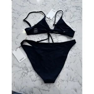NWT Quince Black Knot Tie Bikini Top & Italian Low Rise Bottoms Set Size Medium thumbnail 2