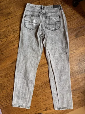 American Eagle Outfitters Light Gray Distressed Mom Jean 4 thumbnail 4