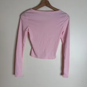 Ribbed Knit Lounge Set Womens Medium Pink Crop Top Shorts Button Stretch Casual thumbnail 10