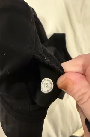 Lululemon EUC Dark Camo Sports Bra 12 thumbnail 5