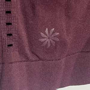 Athleta Momentum Long Sleeve Top XS Maroon Burgundy Mesh Ventilation 211280‎ thumbnail 4