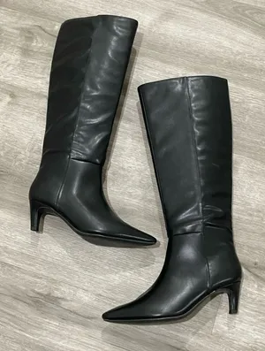 Universal Threads black leather boots thumbnail 1