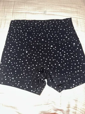 Lululemon Limited Edition No Line High Rise Align Scatter Heart Shorts size 6 thumbnail 2