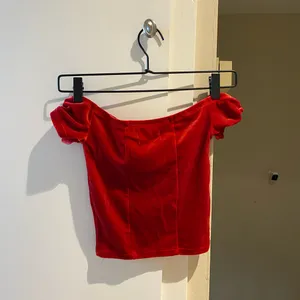 Urban outfitters Elegant Red velvet Off-Shoulder crop Top thumbnail 3