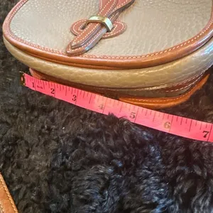 Vintage Dooney & Bourke Taupe all Leather crossbody bag thumbnail 11