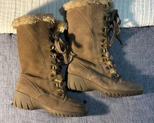 Sporty Millie Stone Suede women’s size 6.5 thumbnail 1