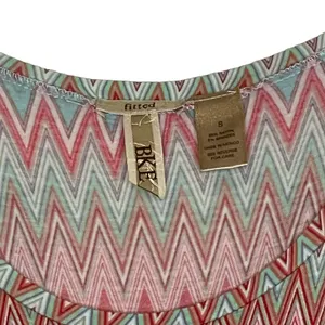 BKE Chevron Striped Top Size Small‎ Fitted Colorful Womens Stretch Blend Buckle thumbnail 2