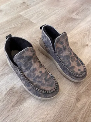 Hey Dude Helis Leo Nut Furry Leopard Booties Slip On 8 Sparkle thumbnail 3