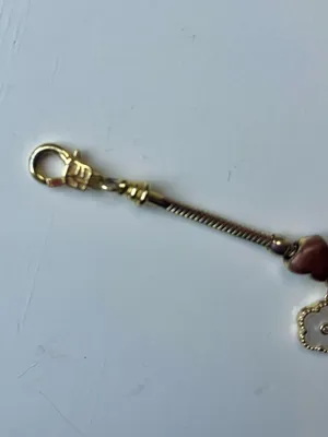 Gold-Tone 6.5” Charm Bracelet w/ White Enamel Flower & Heart Charms-EUC thumbnail 4