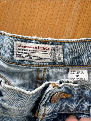 Abercrombie & Fitch Light Blue Relaxed Women’s Jeans Size 10 thumbnail 2