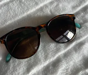 Sunglasses thumbnail 1