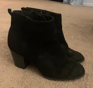 Old Navy Black Booties thumbnail 1