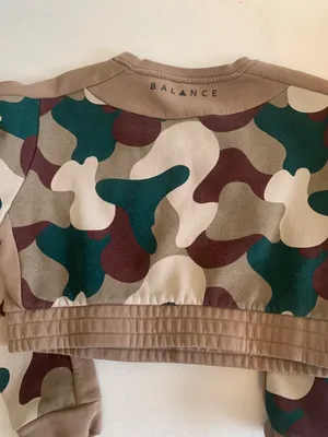 Athleta Balance Athletica Camo Cropped Sweatshirt thumbnail 3