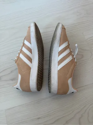 adidas Gazelle Suede Sneaker in Beige and White thumbnail 4