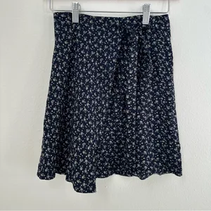 Brandy Melville Navy Floral Wrap Skirt One Size Tie Waist thumbnail 4