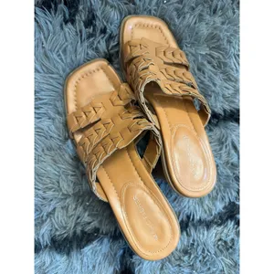 Sh19. Marc Fisher sandal size 8.5 thumbnail 3