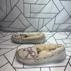 UGG Dakota Slippers Size 6 Gray Pink Suede‎ Fringe Moccasins 1003799 thumbnail 4