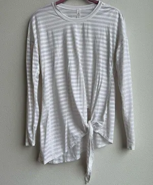 Women’s Lululemon Tie Your Practice Tie Front Long Sleeve Shirt Size 4 Rip Tag thumbnail 1