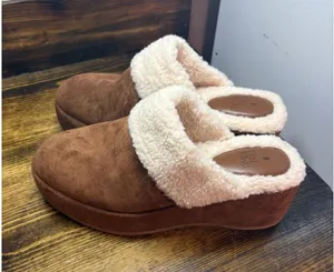 Time And Tru Brown Fur Lined Clogs Size 8‎ thumbnail 1