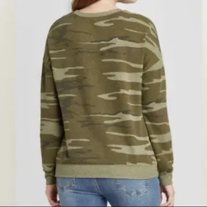 Zoe & Liv Crewneck Fleece Lined Camo Sweatshirt thumbnail 2