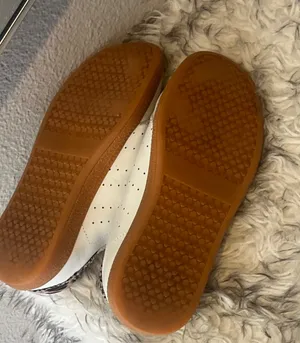 📌 English Description: Steven New York Sneakers – Size 7.5 thumbnail 8