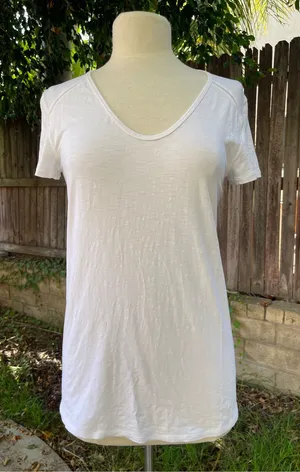 Lululemon love tee White round V-Neck T-shirt Classic Lightweight streetwear 8 thumbnail 1