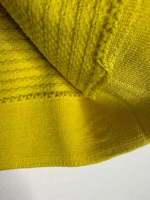 Lululemon Swiftly Tech Short Sleeve Shirt Size 8 Yellow Like New Collection thumbnail 3