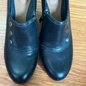 Clarks Artisan Vermont Terrace Black Leather Pumps thumbnail 8