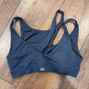 ALO YOGA Peak Sports Bra Cut Out Asymmetric One Shoulder Dark Gray Size Medium thumbnail 3