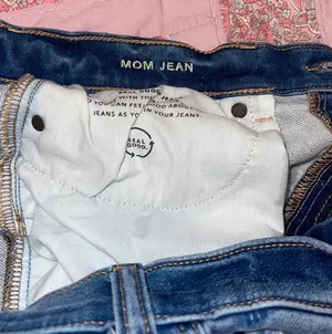 American Eagle Ripped Mom Jeans thumbnail 6