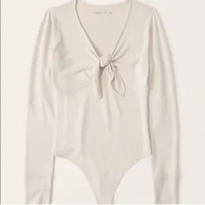 Abercrombie & Fitch Soft Cozy Tie Front Cream Long Sleeve Bodysuit M NWT thumbnail 9