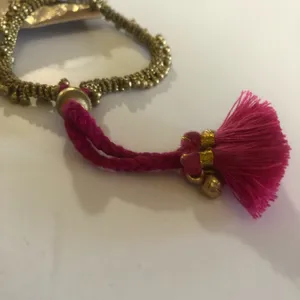 Shiraleah Chicago jewelry - Anthropologie - Kali tassel bracelet in pink NEW thumbnail 4