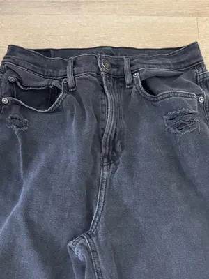 American Eagle Black Highest Rise 90’s Boyfriends Jeans thumbnail 2